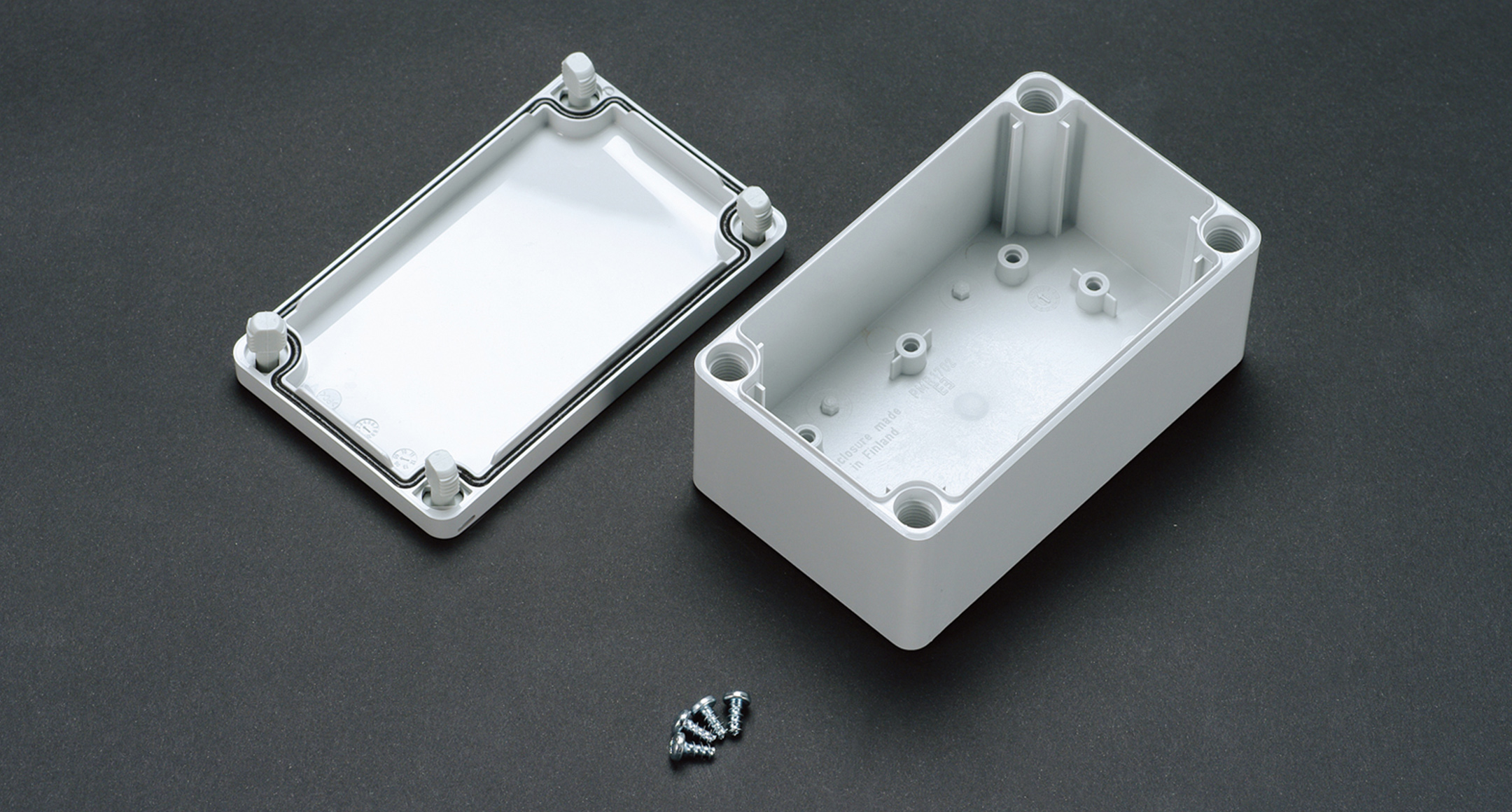 防水ポリカーボネートボックス Spcpシリーズ 製品情報 タカチ電機工業 産業用 工業用のケース ボックス ラック 筐体の製造メーカー 防水ポリカーボネートボックス Spcpシリーズ 製品情報 タカチ電機工業 産業用 工業用のケース ボックス ラック 筐体の製造メーカー